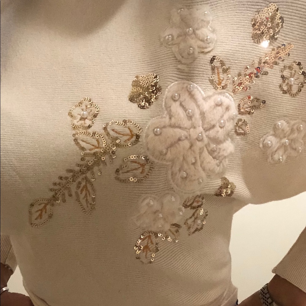 Sweater - Picture 2 of 4